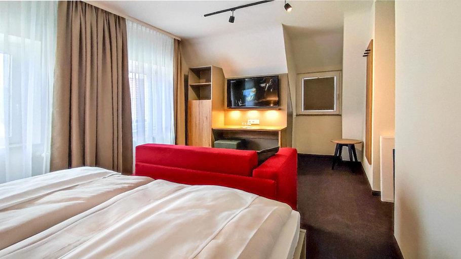 Bedroom 3, MARKTWIRTSCHAFT Restaurant & Hotel, Freudenstadt