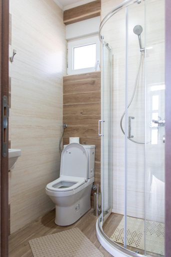 Bathroom 3, Zlatni Klas, Zrenjanin