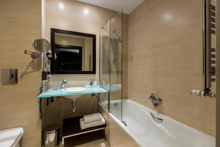 Bathroom 4, LCB Hotel Fuenlabrada NEW, Madrid