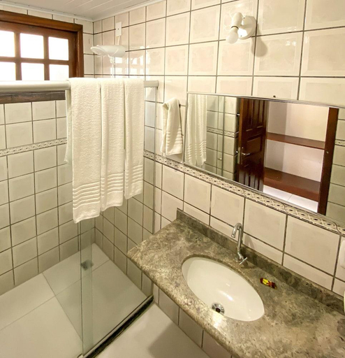 Bathroom 3, Hotel Malibu, Porto Seguro
