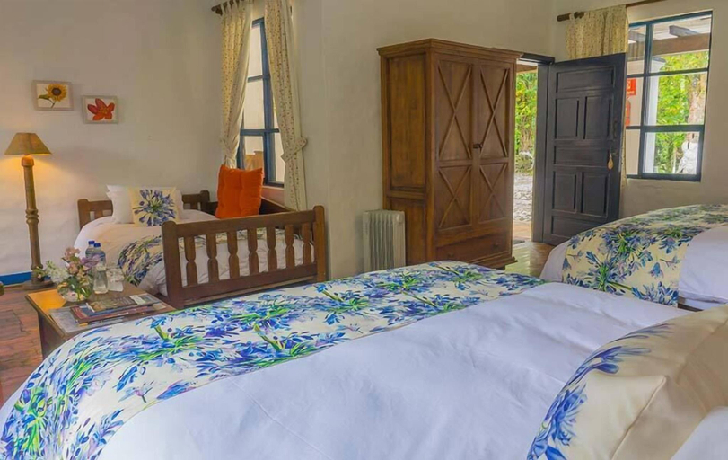 Bedroom 2, Hacienda Pinsaquí, Otavalo