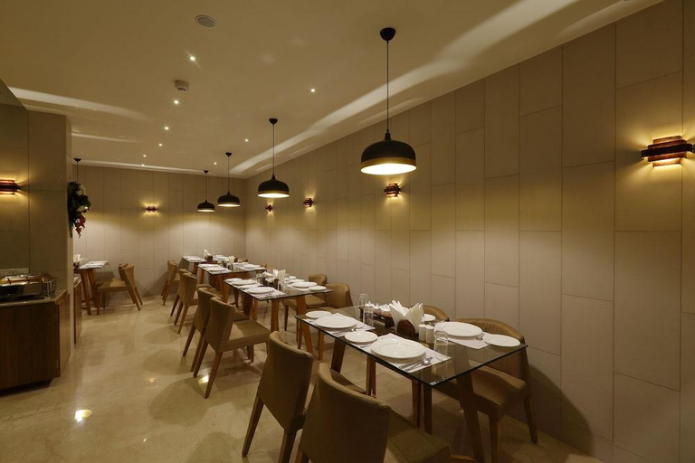 Food & Drinks 4, 440 a serene stay, Ahmadabad