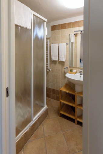 Bathroom 4, Riva Di Palo Resort, Roma