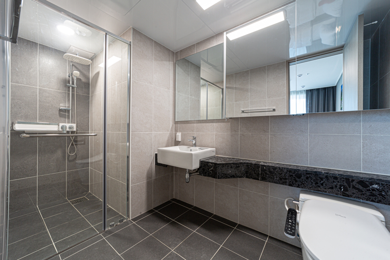 Bathroom 2, Bella Stay Hotel, Chuncheon