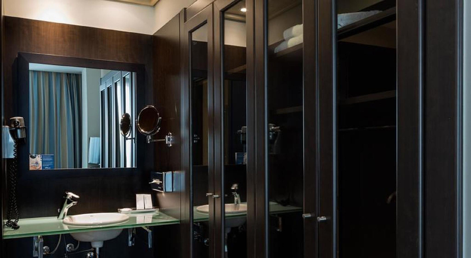 Bathroom 4, LCB Hotel Fuenlabrada NEW, Madrid