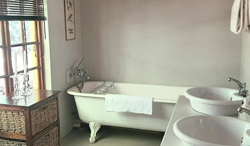 Bathroom 2, Schaefers' Halt, Ehlanzeni