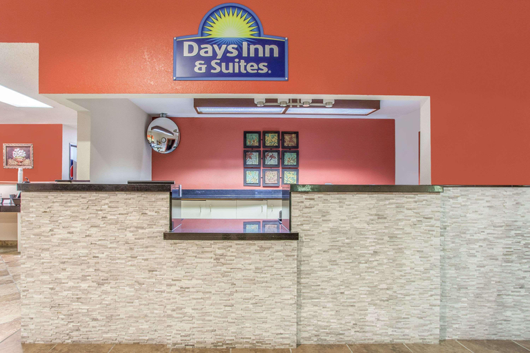 Public Area 2, Days Inn & Suites by Wyndham Mt Pleasant, Isabella