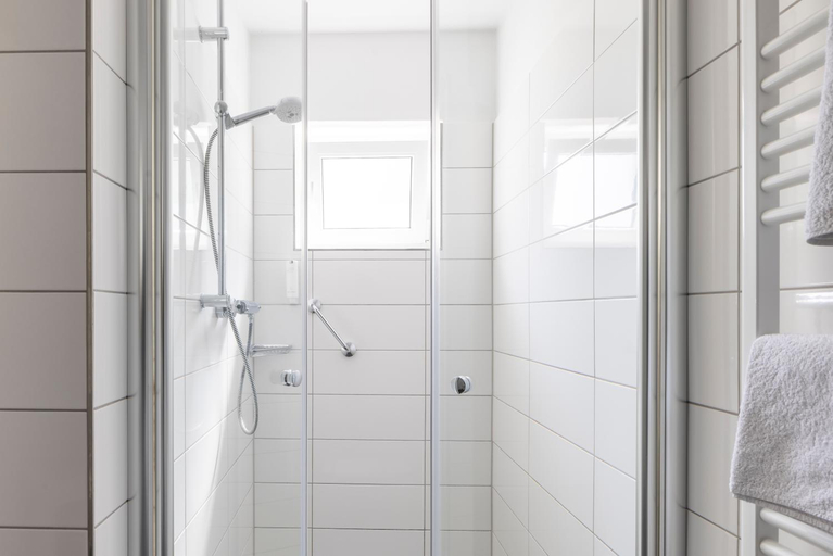 Bathroom 3, Hotel Schaper, Celle