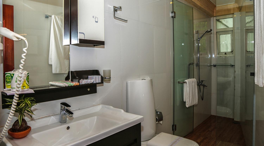 Bathroom 5, Oak Ray Serene Garden Hotel, K.F.G. & G. Korale
