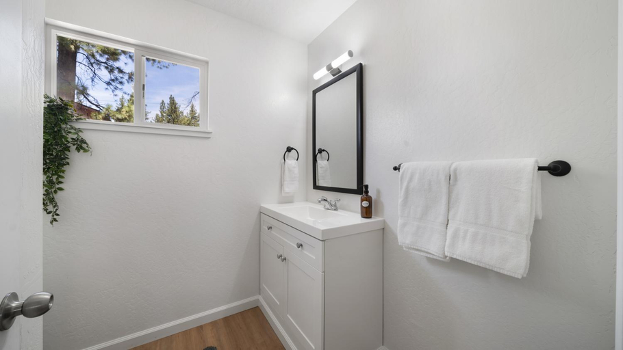 Bathroom 3, Adventure Lodge, El Dorado