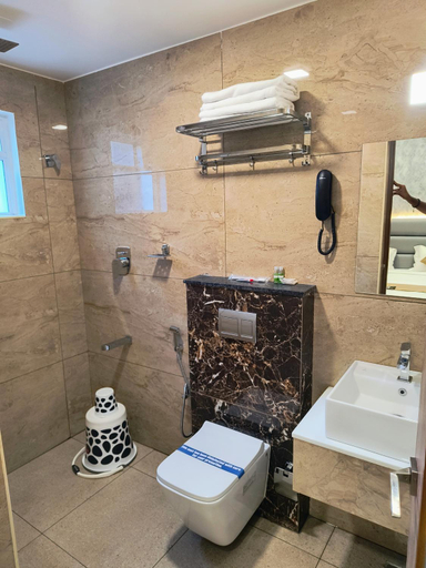 Bathroom 3, Grand Silver, Chennai