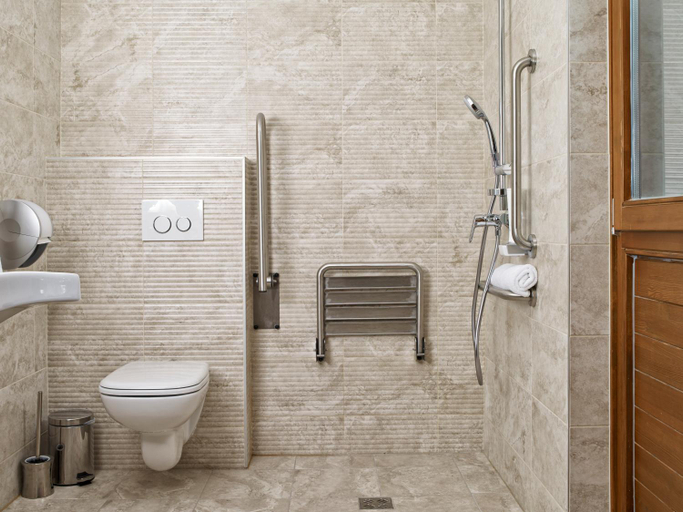Bathroom 5, Barack Thermal Hotel and Spa, Kecskemét