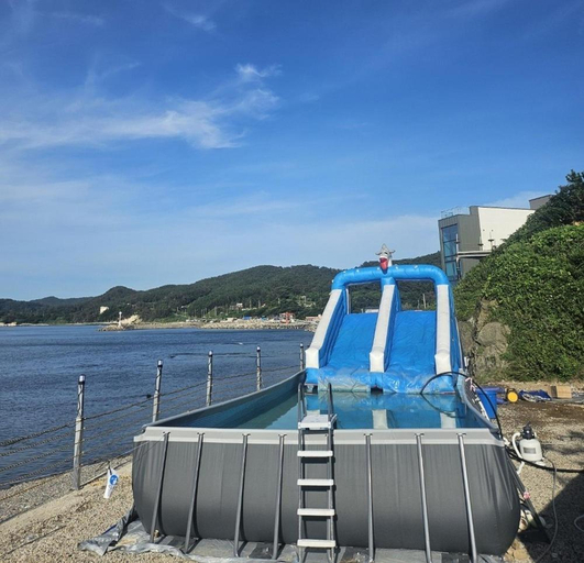Others 4, Haeparanggil Pension, Pohang