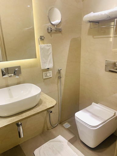 Bathroom 4, Sugar Stars Inn, Varanasi