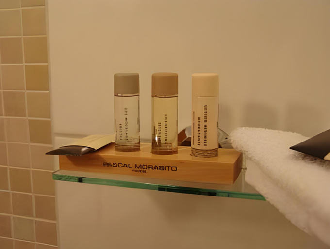Bathroom 1, Alver Hotel, Lindås