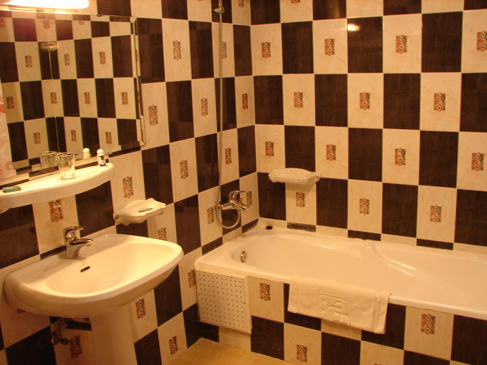 Bathroom 4, Hotel Atlantique Panorama, Safi