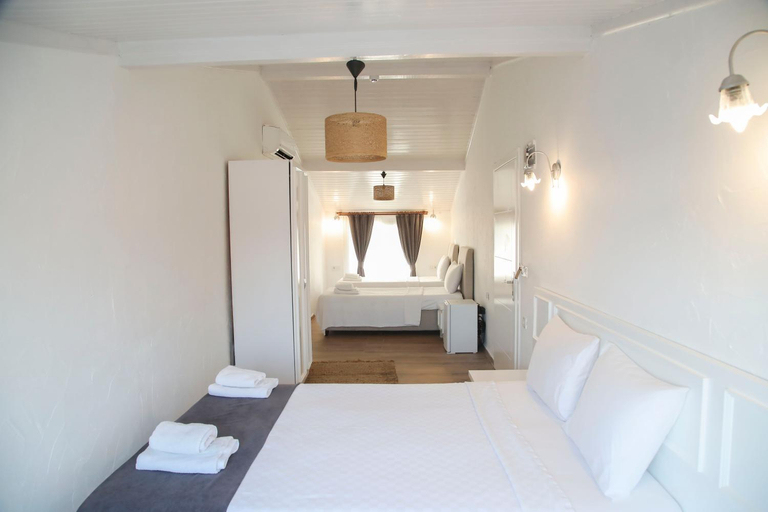 Bedroom 3, LONDIA OTEL, Çeşme
