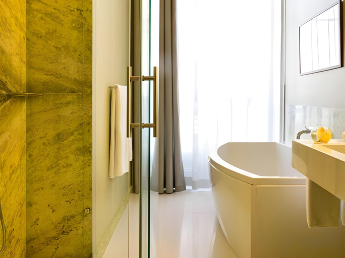 Bathroom 5, Pousada de Lisboa - Small Luxury Hotels Of The World, Lisbon