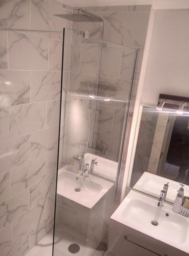 Bathroom 2, Résidence Graziella Studio 404, Alpes-Maritimes