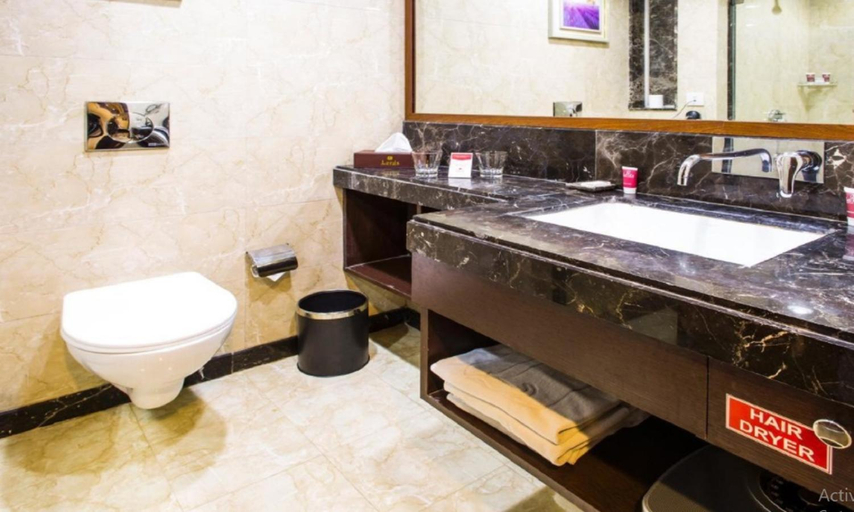 Bathroom 4, Lords Inn Jodhpur, Jodhpur