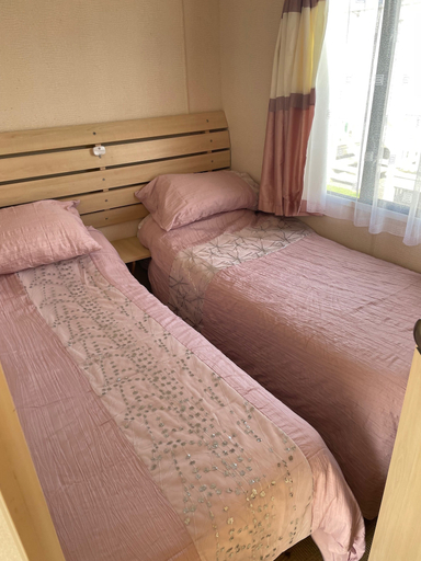 Room 2, 4 Bed Lodge Sleeps 8 - Pets & Wifi Free Parking, Lincolnshire
