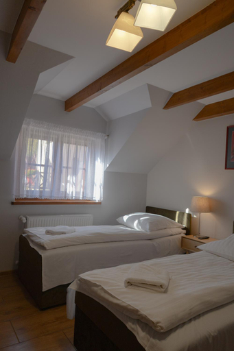Others 5, Stanica Hucul, Wadowice