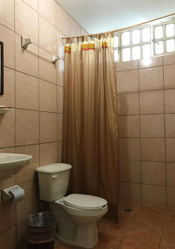 Bathroom, Hotel Frailes, Arriaga