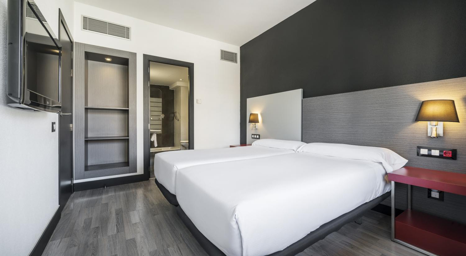 Bedroom, Ilunion Romareda Hotel, Zaragoza