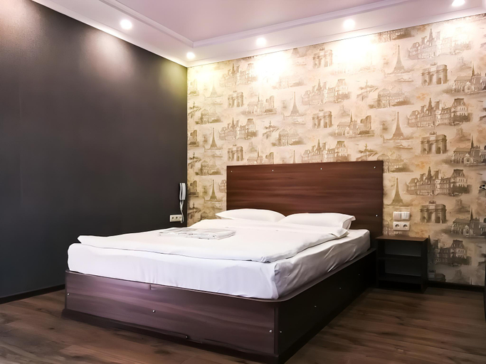 Bedroom 3, Hotel Salut, Bishkek