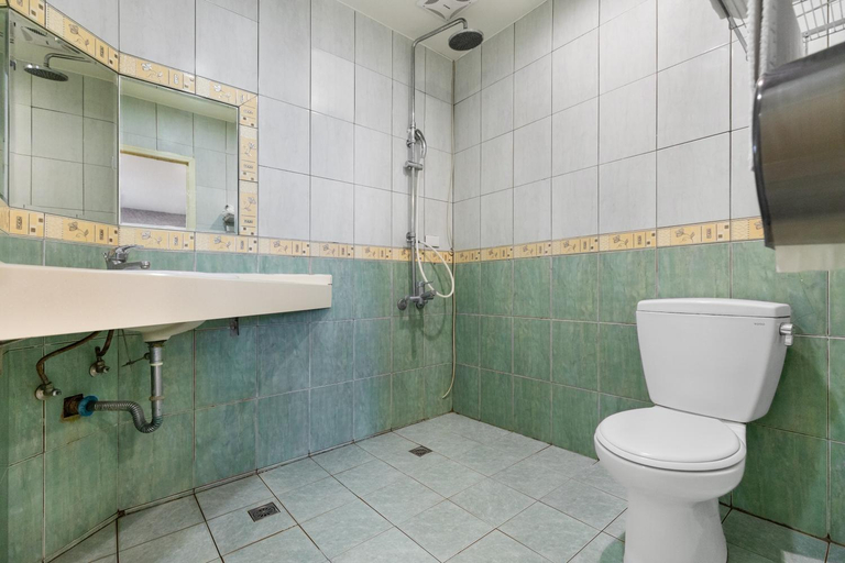 Bathroom 4, SongHeYuan, Nantou
