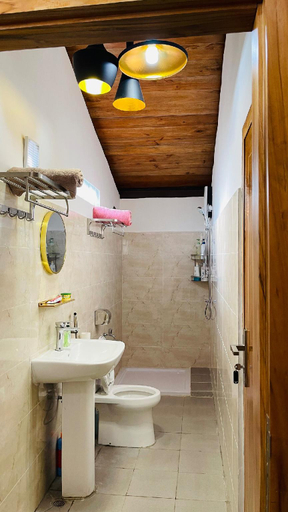 Bathroom 3, Luxury Duplex & Deluxe Rooms in Dili city, Timor-Leste, Dili