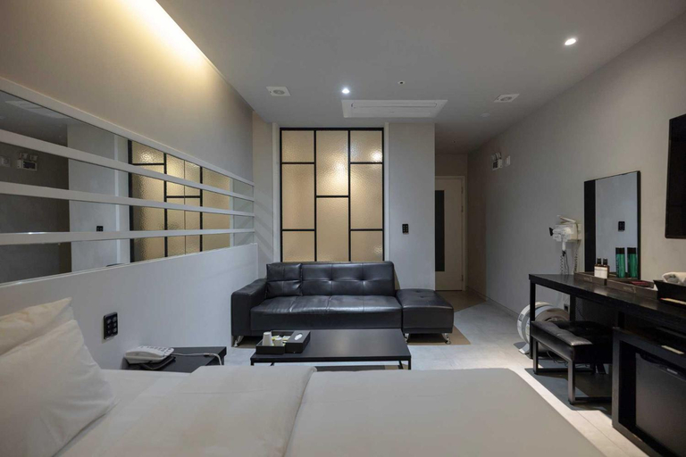Bedroom 3, Dal Hotel, Cheonan