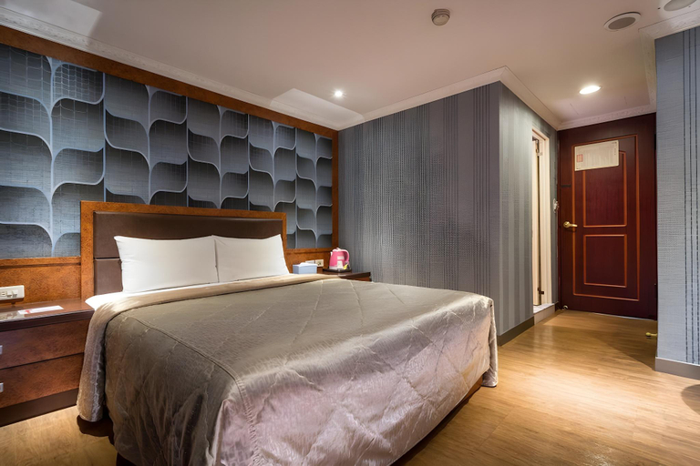 Bedroom 3, Goldenhome Hotel, Taipei City