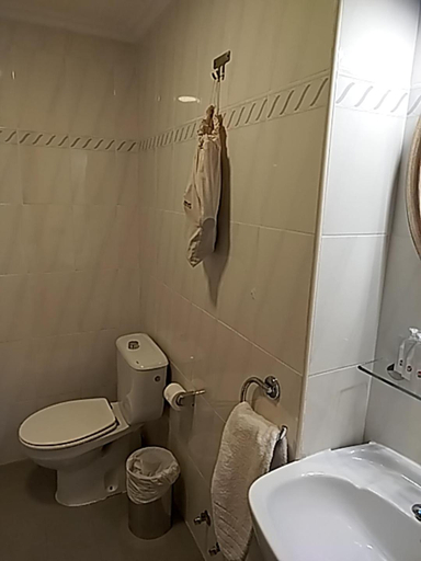 Bathroom 3, Hotel Mercado Central [Salamanca], Salamanca
