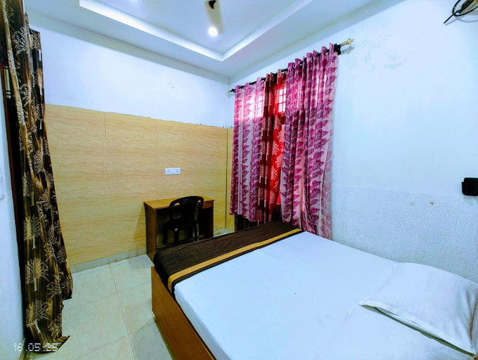 Bedroom 2, Hotel Yolo- Chandigarh, Panchkula