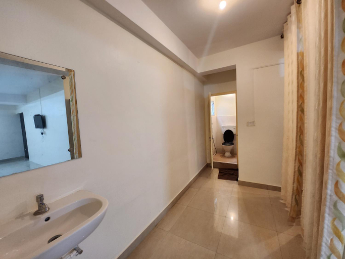 Bathroom 4, Suvarna Residency Mysore, Mysore