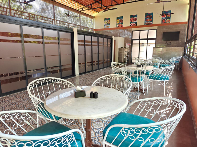 Food & Drinks 5, Raaj Resort, Raigarh