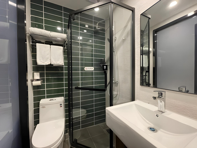 Bathroom 3, GreenTree Inn Express Shanghai Minhang District Jindu Road, Shanghai