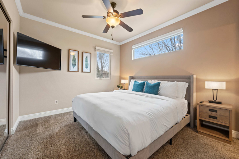 Bedroom 2, Marketing in Reno With 2 Bedrooms and 2 Bathrooms, Washoe
