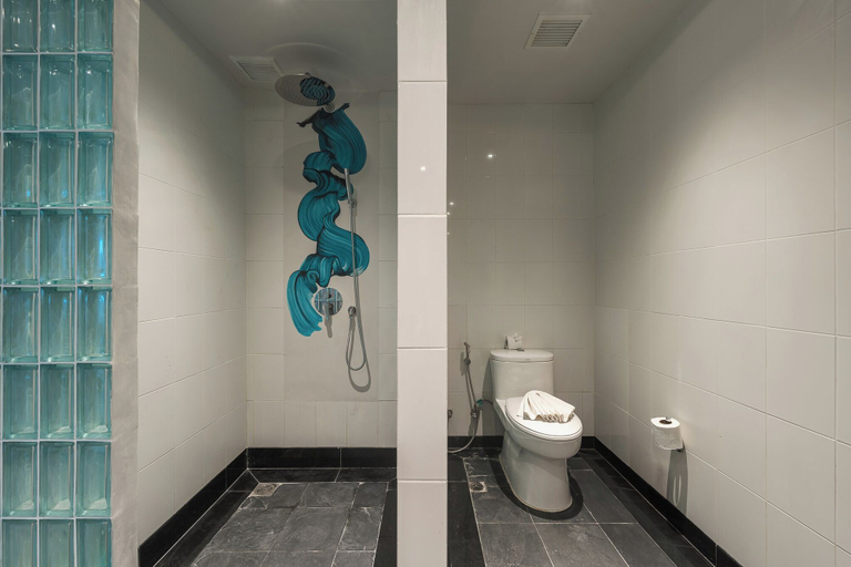 Bathroom 3, Sunrise 7BR Luxe Villa Sea View V151, Pulau Phuket