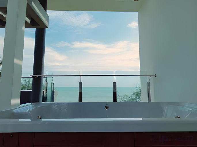 Bathroom 5, Swiss Garden Resort Residences by Nature Home - Complimentary Weekend Breakfast, Kuantan
