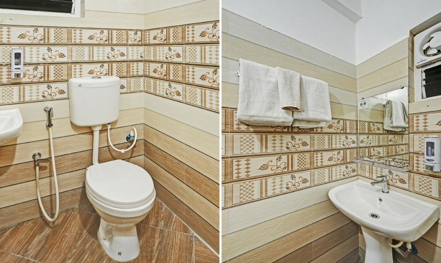 Bathroom 4, Treebo Sidhartha Elite, Khordha