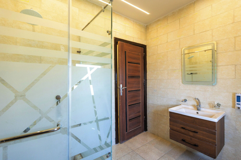 Bathroom 4, King Cheops Inn, Al-Ahram