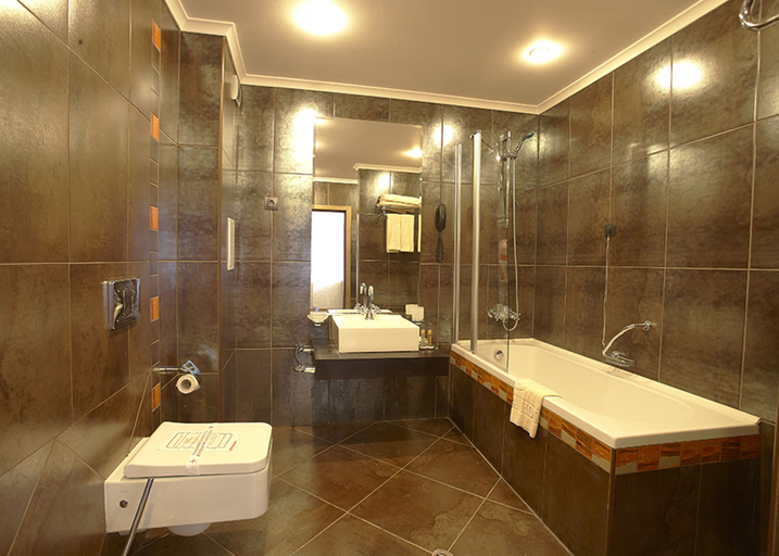 Bathroom 5, Festa Via Pontica, Pomorie
