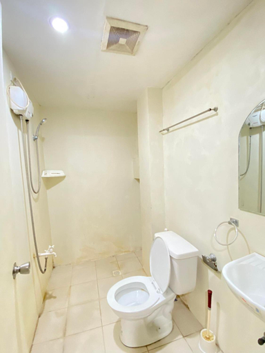 Bathroom 2, A's Guest House, Lapu-Lapu City