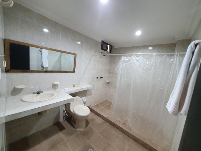 Bathroom 3, Hotel Puerta de Oro, Barranquilla