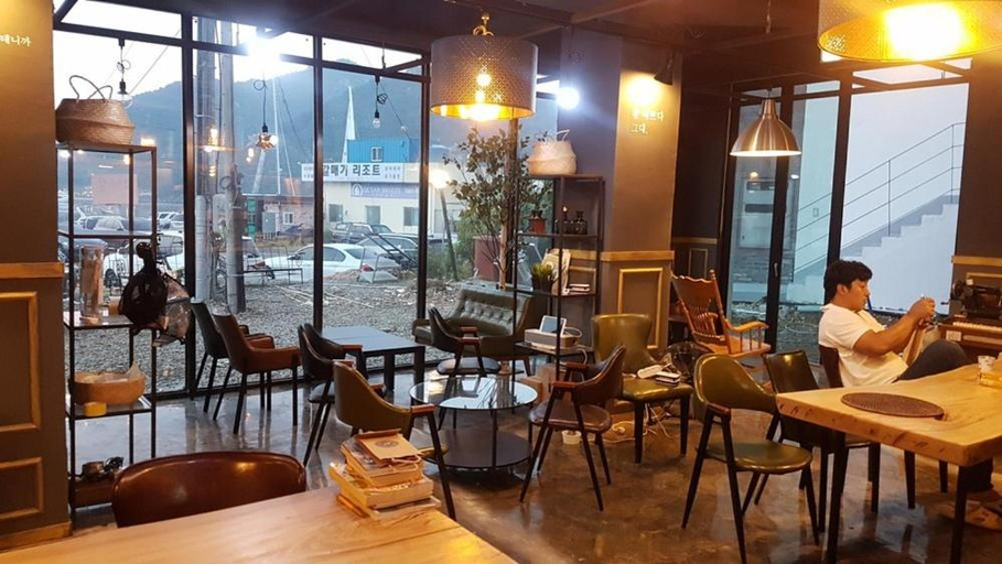 Food & Drinks 5, Tongyeong Chorokbit Bada Pension, Tongyeong