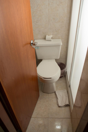 Bathroom 3, Las Avenidas, Pachuca de Soto