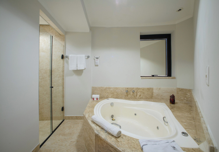 Bathroom 5, Faro Hotel Taubaté, Taubaté