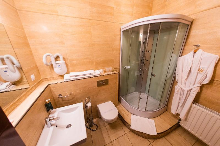 Bathroom 3, Hotel Daily Plaza, Suceava